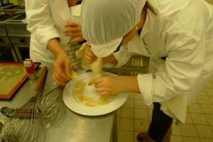 préparation des cornets parmesan