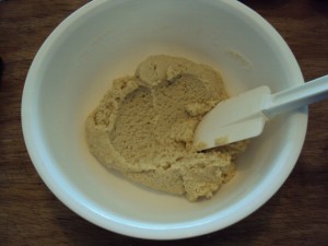 Bien pétrir pour obtenir une pâte homogène